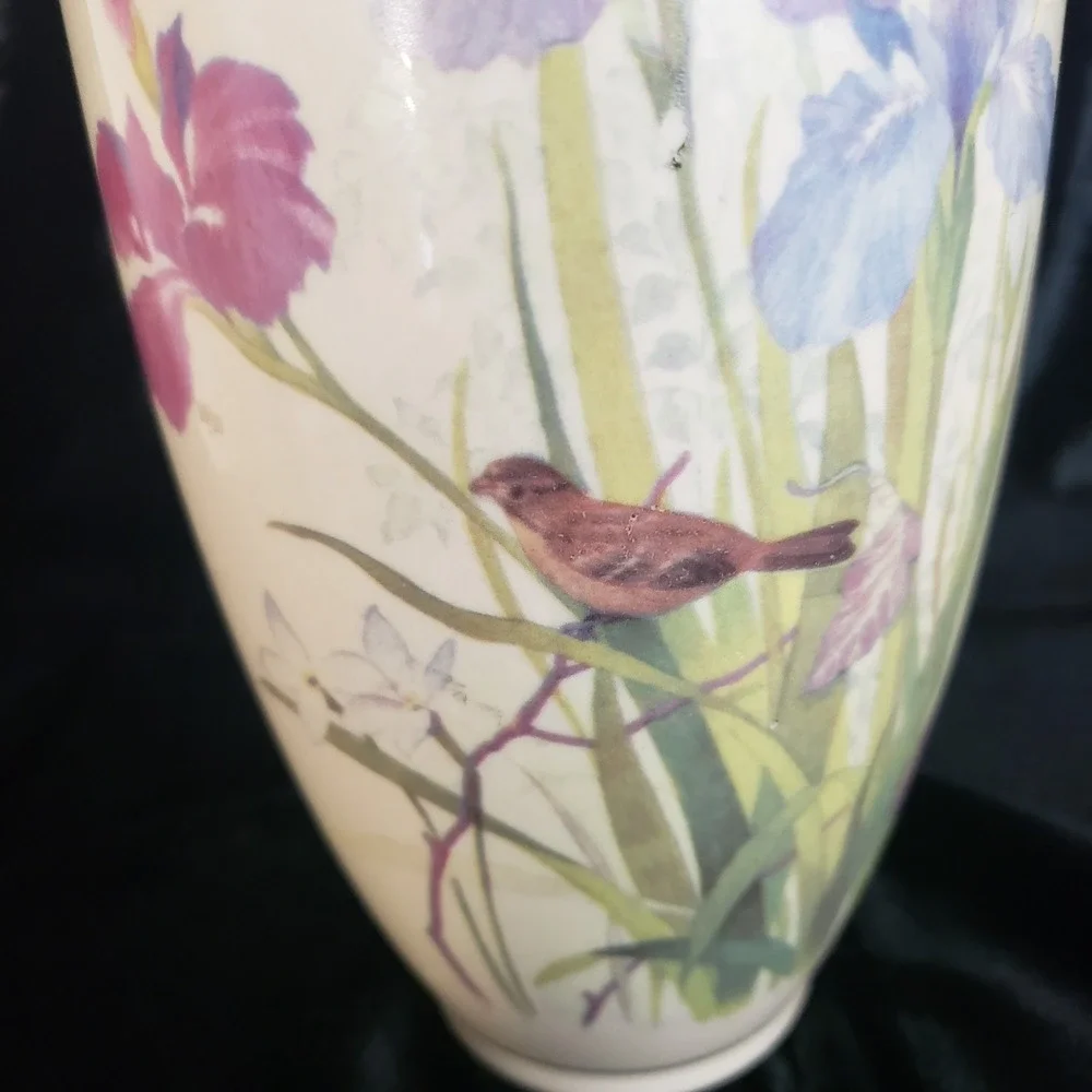 Vintage Floral Vase Iris Bird Design Gold‎ Trim Japan Porcelain Decor